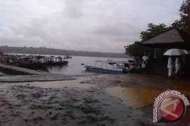 Banyak Wisatawan Masuk Jalur Tikus ke Menjangan