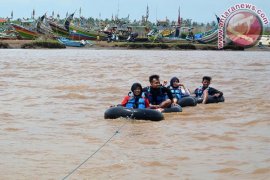 Permainan River Tubing