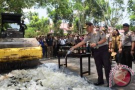 Memaksimalkan penerapan Perda larangan peredaran miras oleh La Ode Aminuddin