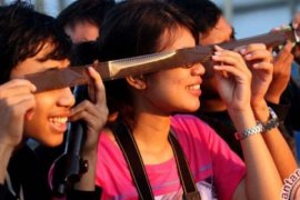 Komplek Candi Muaro Jambi Dipadati Warga Saksikan Gerhana Matahari Total