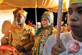 Raja-Sultan deklarasikan perjanjian Adat Indonesia Bersatu Page 1 Small