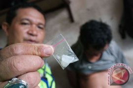 178 gram sabu asal Malaysia dalam anus gagal diselundupkan Page 1 Small