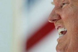 Dilambangkan Sebagai Judas, Patung Donald Trump Dibakar pada Perayaan Paskah