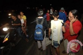 Warga Kembali Ke Rumah Pascapencabutan Peringatan Tsunami