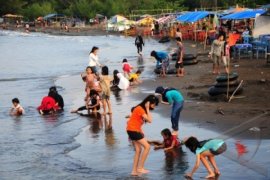 Berada di Segara Anakan, Kampung Laut Diminati Wisatawan Page 1 Small