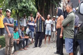 Ratusan penambang pasir Kali Progo datangi gedung DPRD DIY