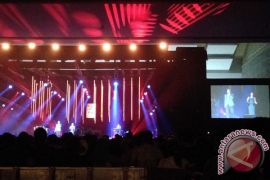 Maliq & D&acirc;&euro;&trade;Essentials dan The Groove konser bersama