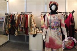 Suka Bergaya Ala Jepang Tapi Berhijab? Pakai Kimono Muslimah ini