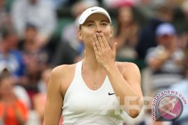 Sharapova curi perhatian dengan tundukkan Pliskova
