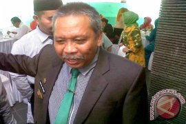 Gubernur Minta DPU Bangun Kembali Jalan Putus