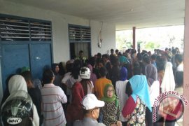 Warga Muna Sultra Berbondong-Bondong Datangi TPS PSU