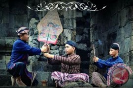 "MBulan Ndadari RI Badut"