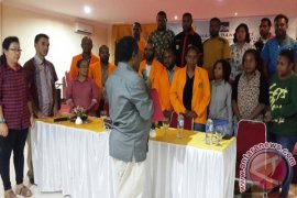 Belasan peserta beasiswa LPMAK lulus USTJ Jayapura 