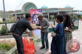 GERAKAN JUMAT NASI BUNGKUS GRATIS