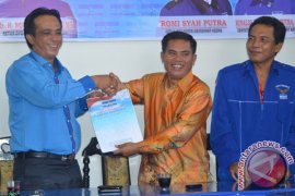Mantan Bupati Daftar ke Demokrat Cabup Abdya