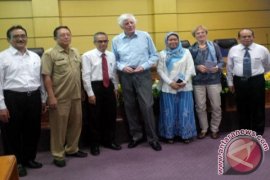 Ahli Arsitektur Baja Jerman Kunjungi UINSA