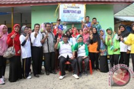 Yusran Aspar Kunjungi Percontohan Kampung KB Mandiri