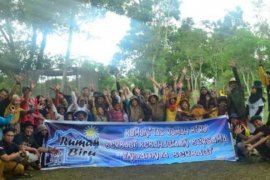 Komunitas Rumah Biru Pekanbaru Tebarkan Virus Indahnya Berbagi