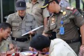 Gubri: Foto PNS atau Pejabat yang Nongkrong di Kedai Kopi