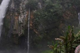 Sensasi Air Terjun Panas Dingin di Rejanglebong