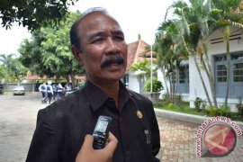 Dinsos Buleleng Menjamin Persediaan Logistik Pengungsi Cukup