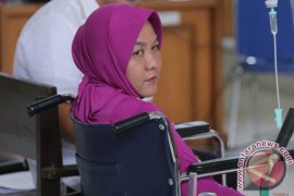 Lucianty bantah dirinya mengatur kesepakatan suap 