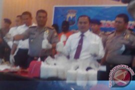 Polda Jatim Bekuk Pengebom Terumbu Karang