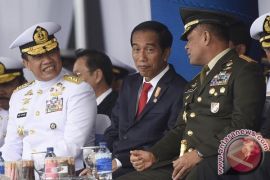 President Jokowi makes impromptu visit to Dr M. Djamil hospital