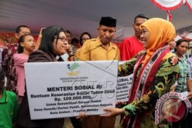 Mensos Minta Pendamping "Sisir" Warga Penerima PKH