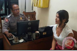 Artis Tamara Bleszynski Laporkan Kasus Penganiayaan