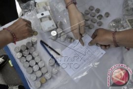 Ratusan Warga Denpasar Tukarkan Uang Logam BI