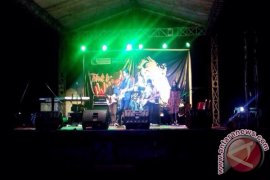 Komunitas Seni Gelar Konser "Tribute To Iwan Fals" 