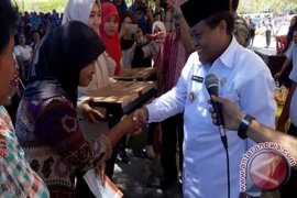 Bupati Harap Bantuan PKH Tingkatkan Ekonomi Warga