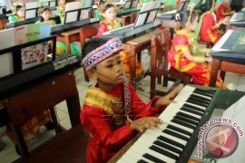 KONSER MUSIK PIANO DALAM KELAS Page 1 Small