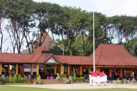 Bupati Bojonegoro: Pengambilalihan SMA/SMK Bukan Berarti Sentralistik