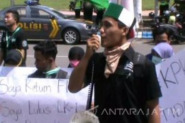 HMI Ponorogo Aksi Solidaritas Protes Pimpinan KPK