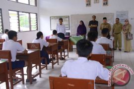 Wali Kota Pantau UN SMP Daerah Pinggiran 