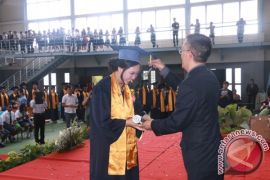 Wali Kota Yakin Lulusan SMU Lokon Mampu Berkompetisi