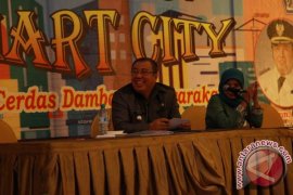 Asrun Berbagi Pengalaman Kelola Kebersihan Lingkungan