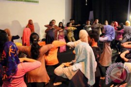 Siswa SMA belajar bersama 20 Maestro seni