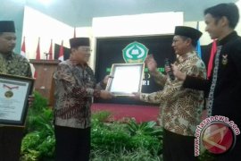 Senam Tongkat Di Kendari Dapatkan Rekor MURI