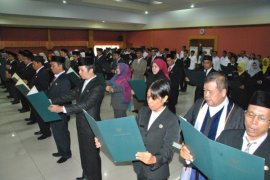 Sutarmidji Lantik 56 Pejabat Eselon III dan IV