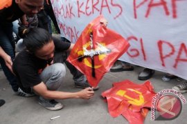 The Rightist and the Leftist are Potential to fight