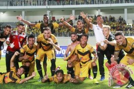 Persib Beri Kekalahan Pertama Mitra Kukar