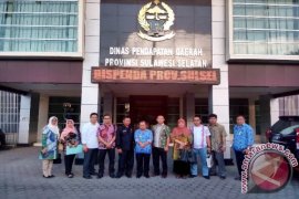  Kunker Pansus Retribusi DPRD Kaltim ke Dispenda Sulsel  