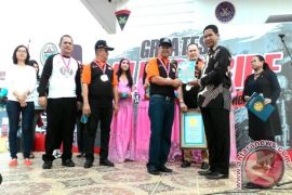 Bupati Tapteng Terima Piagam Penghargaan Dari LEPRID