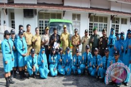 Gubsu Serahkan Bus Sekolah Bantuan EL Rintonga