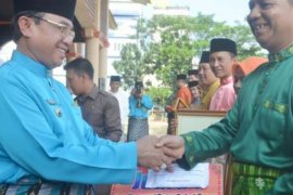 Bupati Indragiri Hilir Pimpin Upacara Peringatan Hardiknas