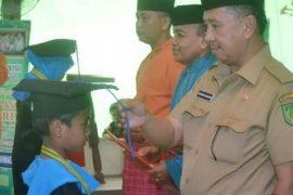 Wabub Inhil Hadiri Pelepasan Wisuda TK Islam