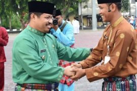    Berbeda dengan Tahun Sebelumnya, Peringatan Hardiknas Bengkalis Pakai Baju Melayu